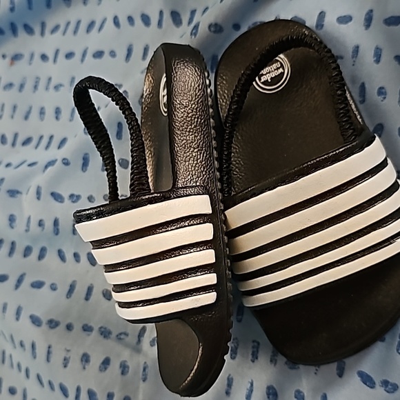 Slide - Picture 1 of 5